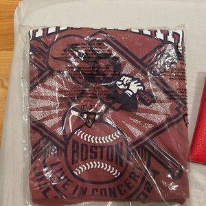 noah kahan exclusive online fenway merch